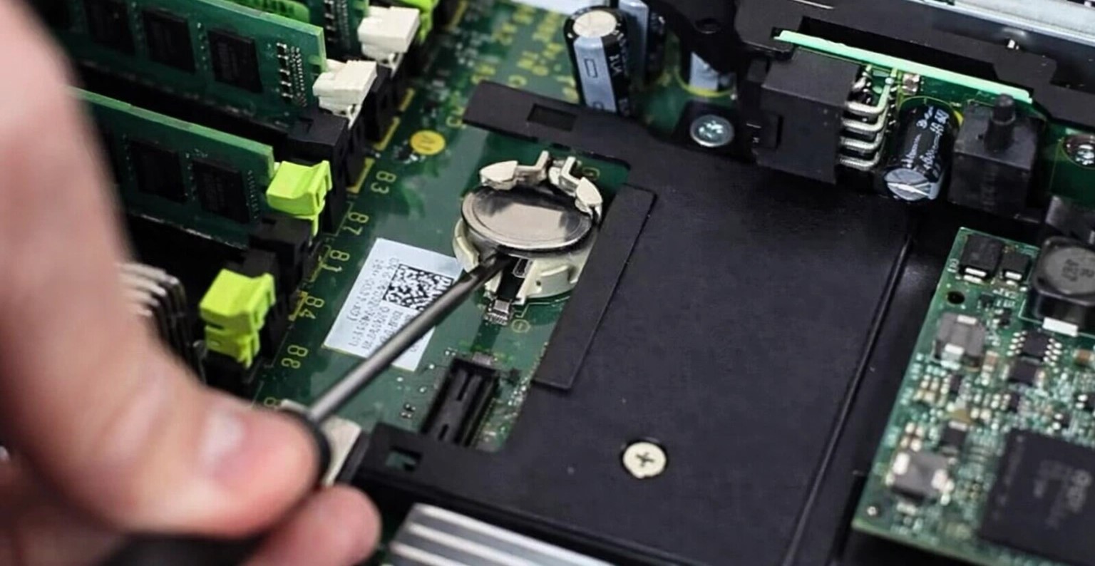 Does a Laptop Have a CMOS Battery? Signs of Failure and Fixes