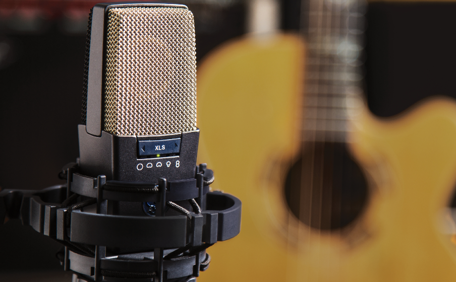 AKG C414 XLS Wired Black Multipattern Condenser Studio Microphone